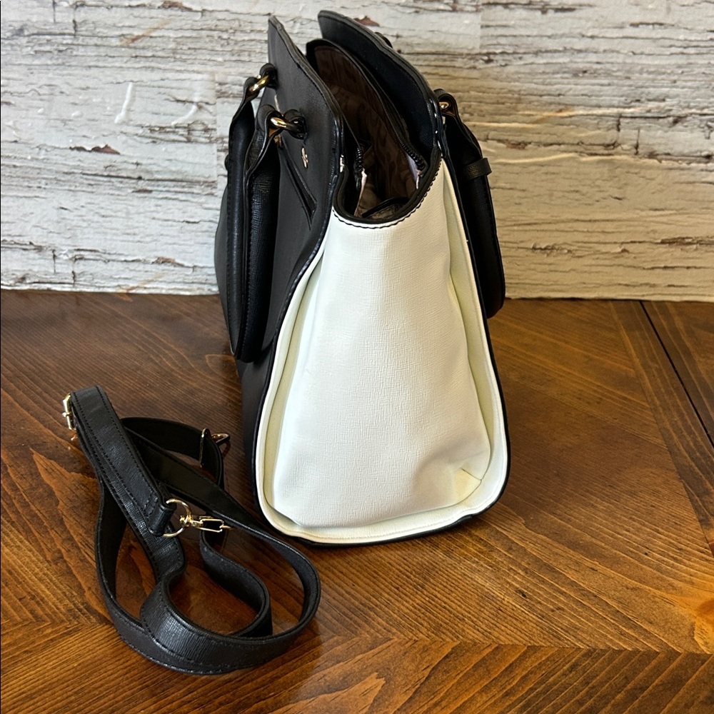 DAVID JONES Black and White Handbag - Picture 6 of 6